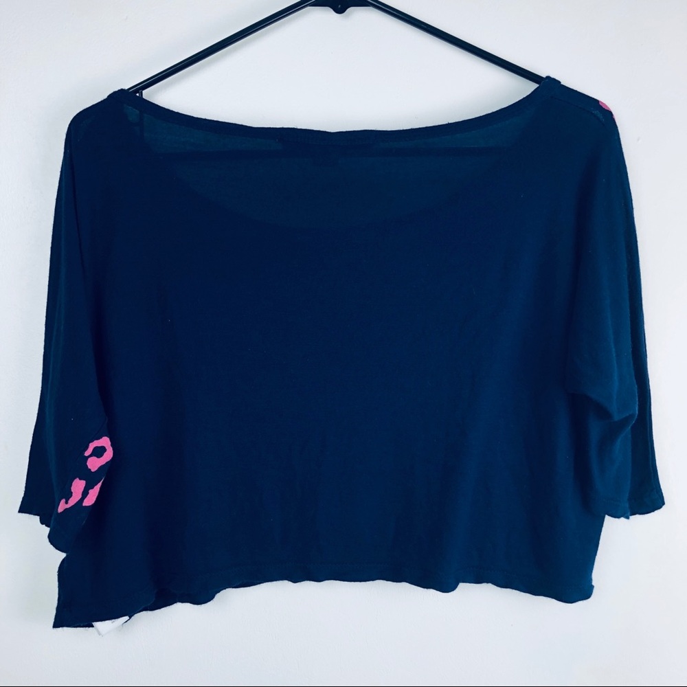 Forever 21 Crop Top Navy With Pink Leopard Sleeves - Picture 2 of 4
